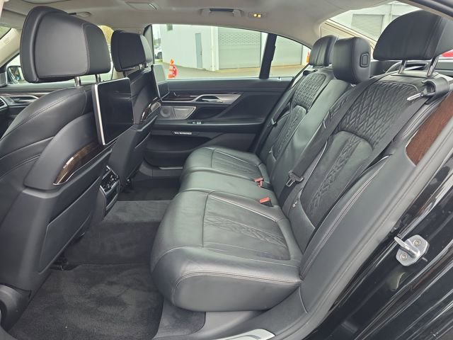 Used 2016 BMW 750i xDrive image 15