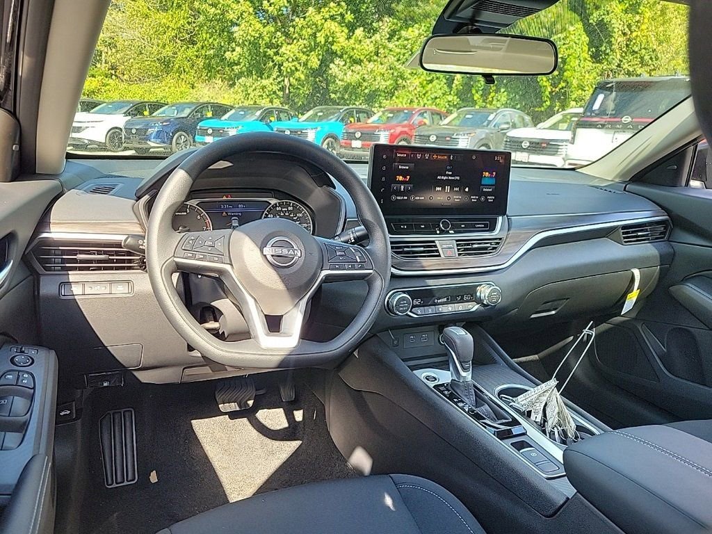 Used 2025 Nissan Altima 2.5 SV w/ SV Special Edition Package AWD/4WD image 15