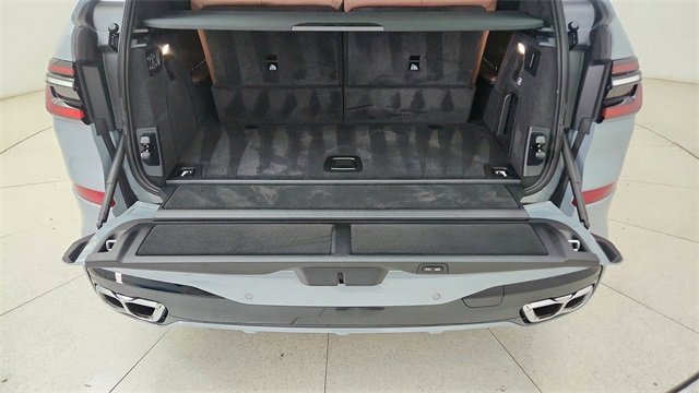 Used 2025 BMW X7 M60i image 14
