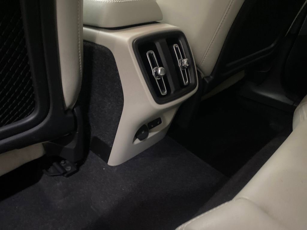 Used 2023 Volvo XC40 B5 Plus w/ Driver Assist Package AWD/4WD image 15
