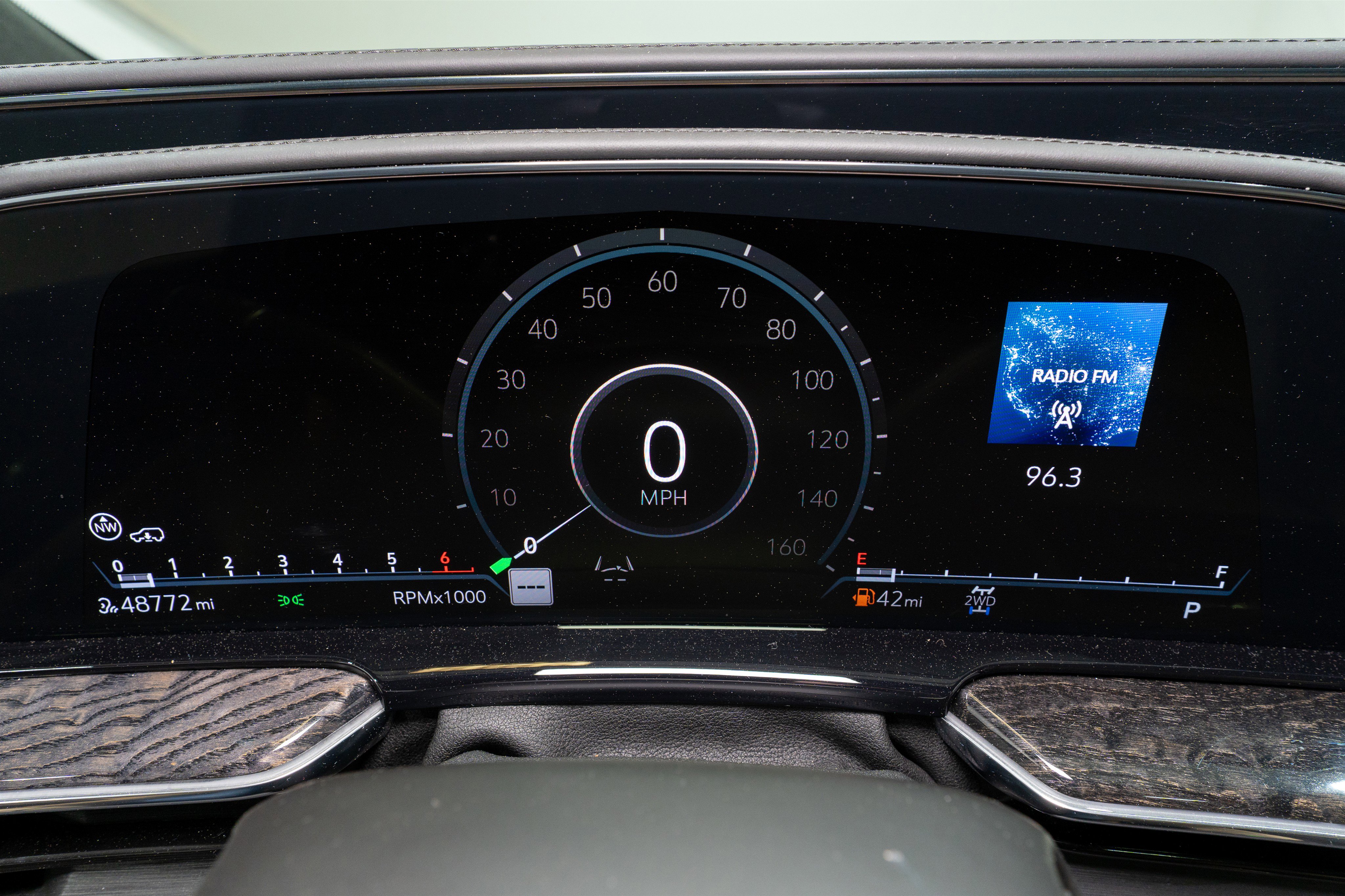 Used 2021 Cadillac Escalade Premium Luxury w/ Driver Assist Tech Package image 29