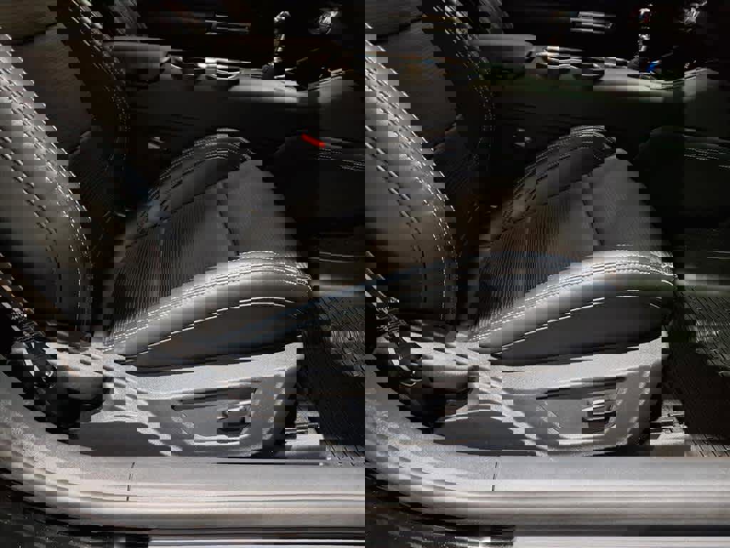 Used 2024 Ford Mustang GT Premium image 23