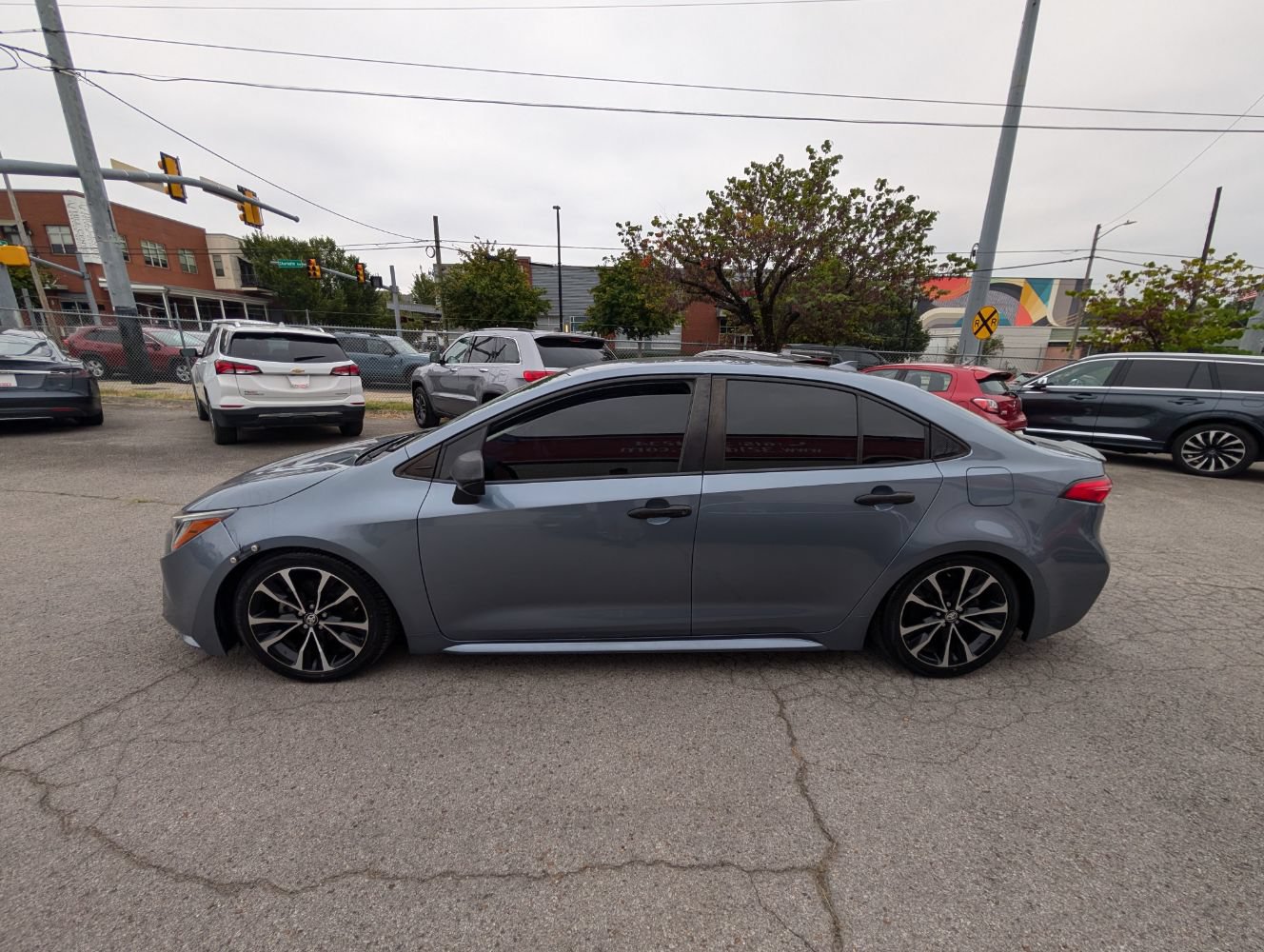 Used 2020 Toyota Corolla LE FWD image 9