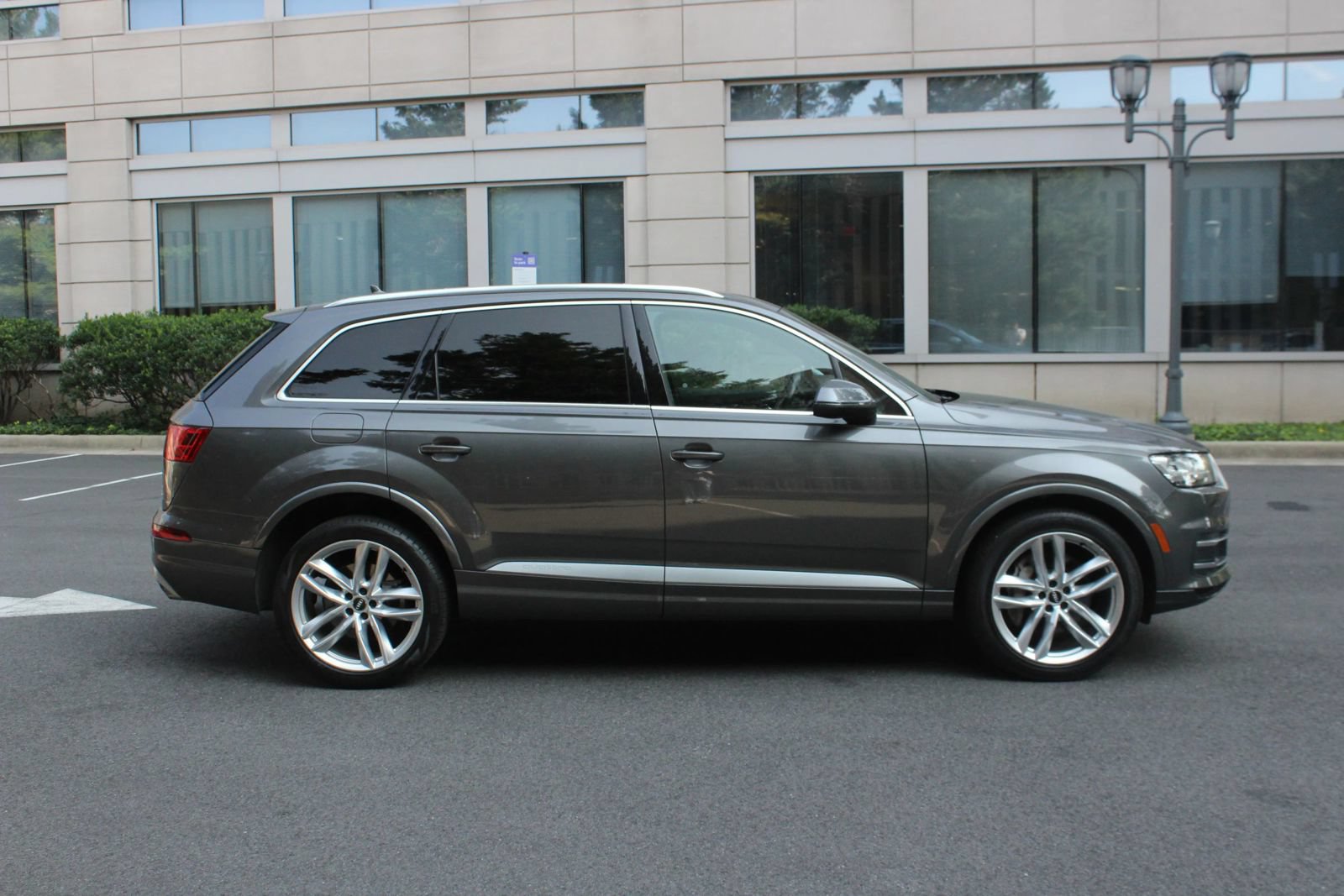 Used 2018 Audi Q7 3.0T Prestige AWD/4WD image 6