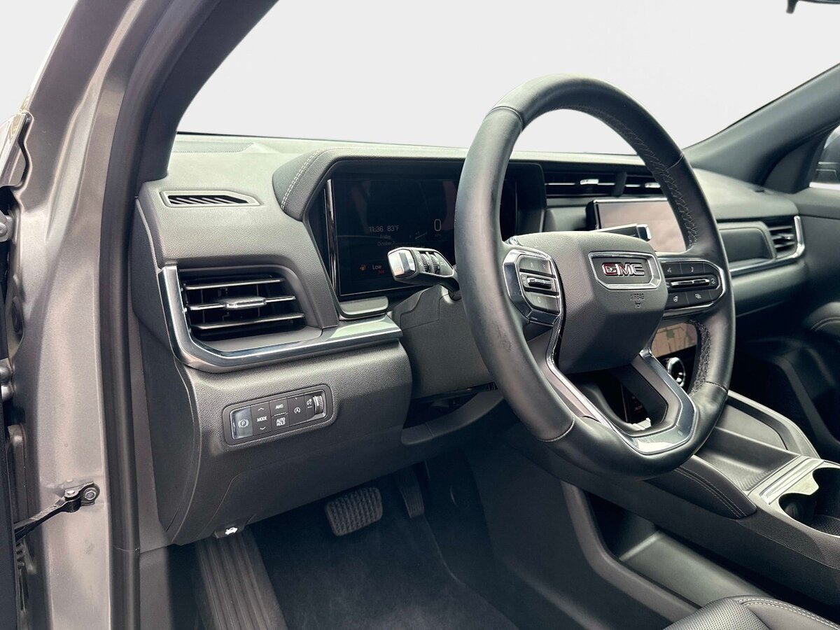 Used 2025 GMC Terrain Elevation w/ Elevation Premium Package AWD/4WD image 18