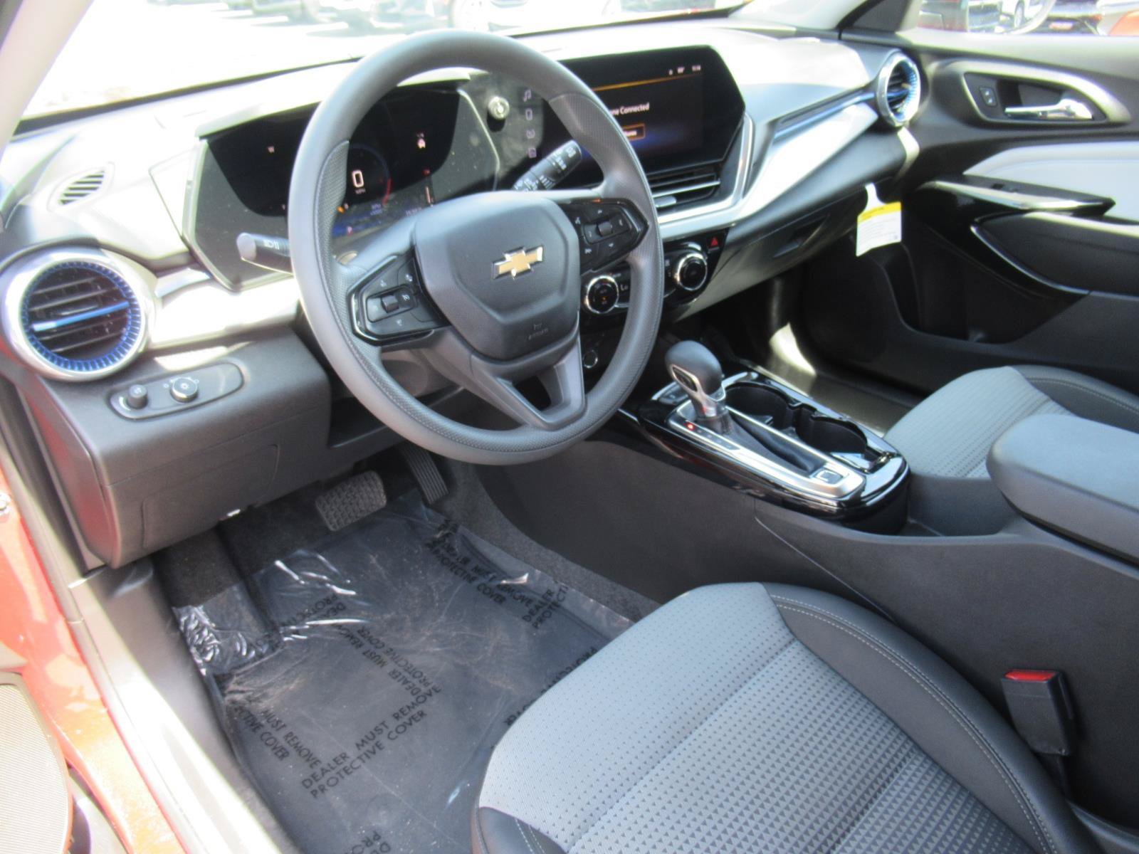Certified 2024 Chevrolet Trax LT FWD image 15