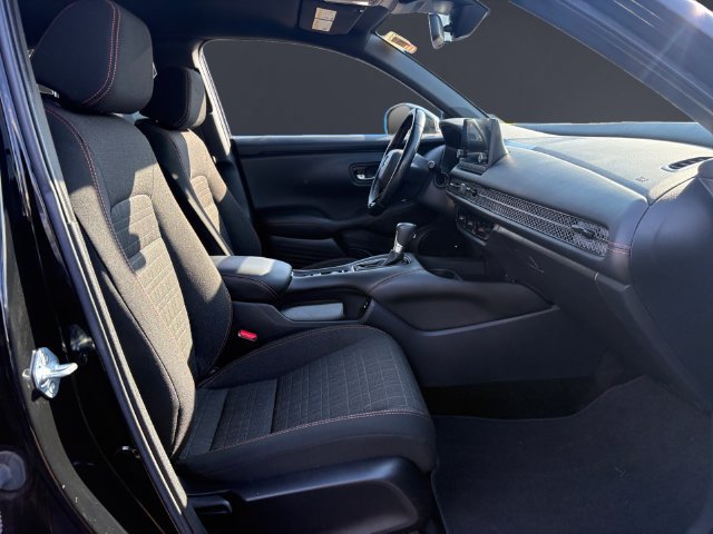 Used 2025 Honda HR-V Sport image 11