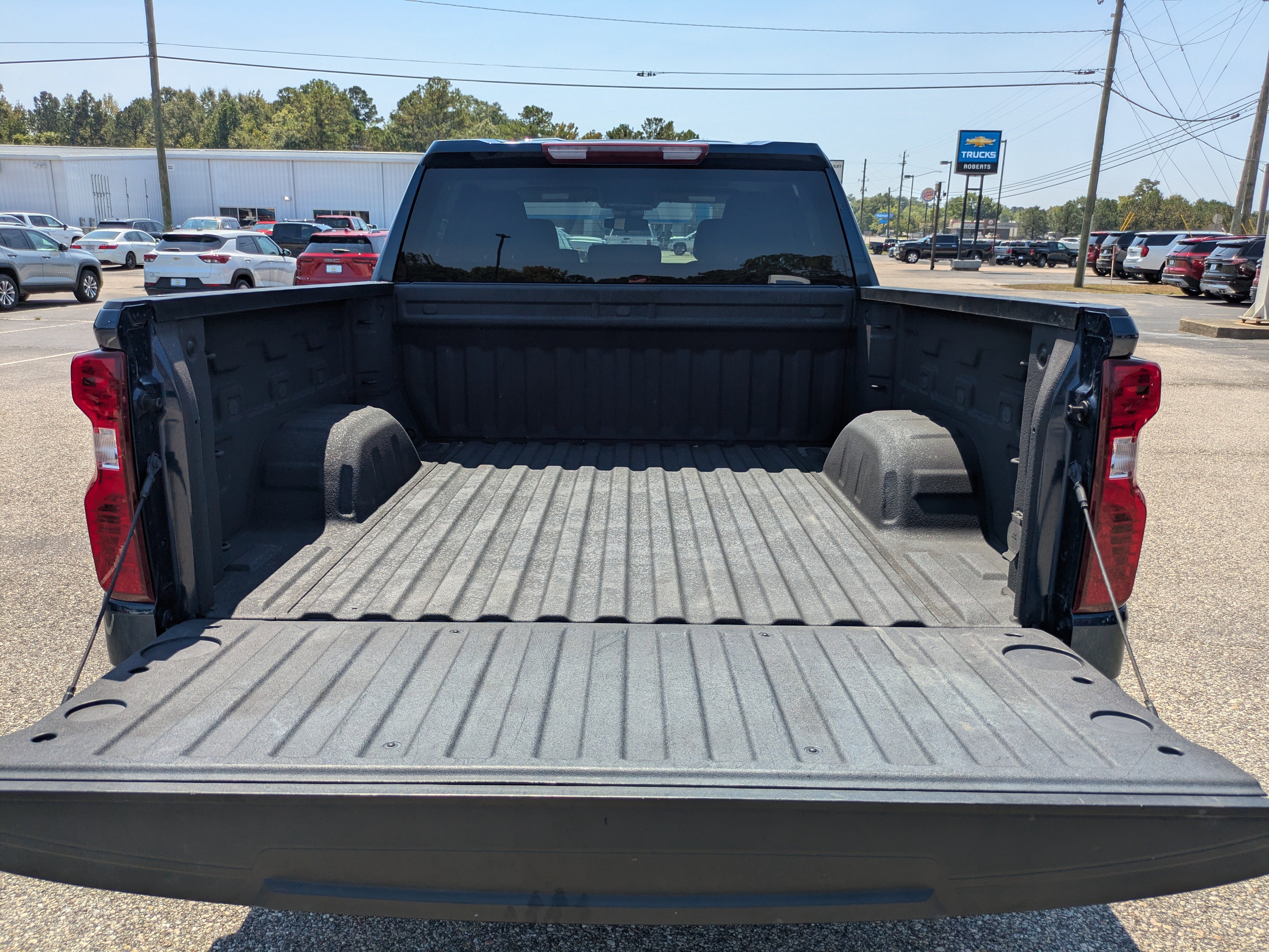 Used 2023 Chevrolet Silverado 1500 Custom image 5