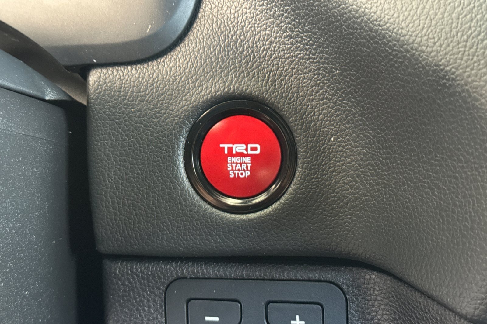 Certified 2025 Toyota Tundra Limited w/ TRD Off-Road Package AWD/4WD image 20