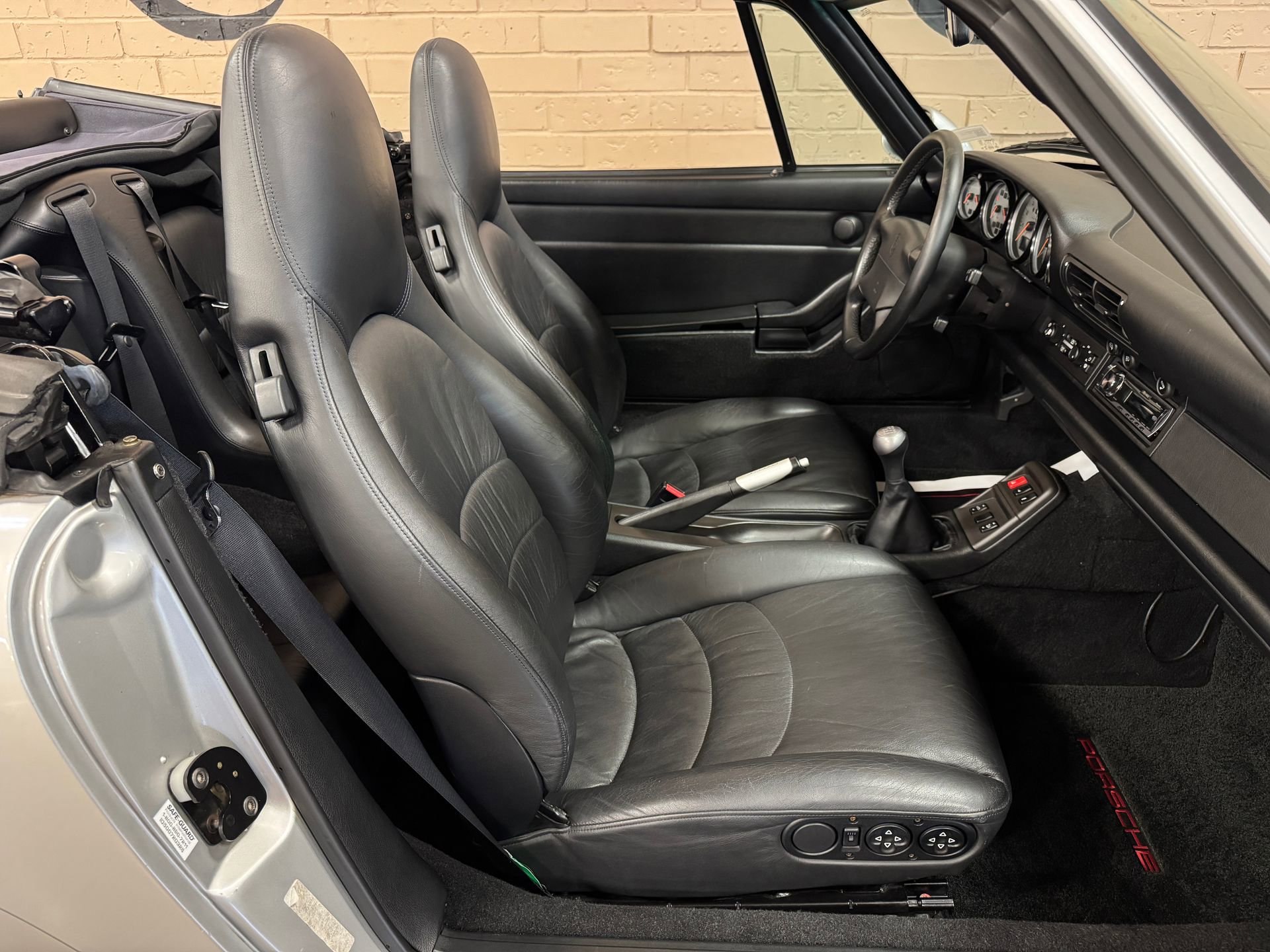 Used 1998 Porsche 911 Carrera RWD image 49
