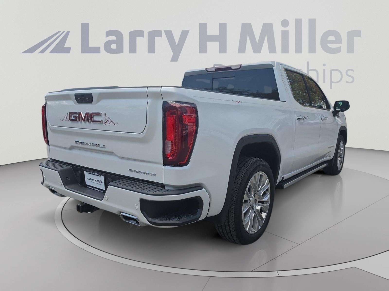 Used 2022 GMC Sierra 1500 Denali w/ Denali Premium Package AWD/4WD image 5