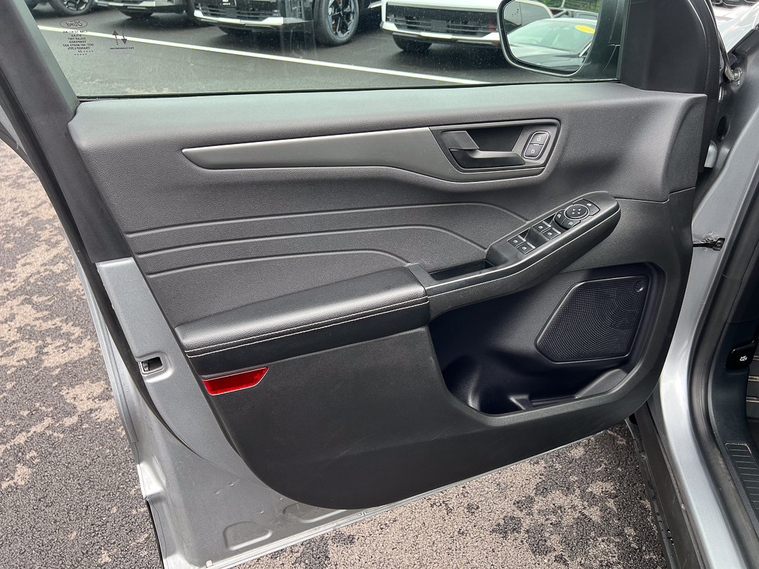 Used 2024 Ford Escape Active AWD/4WD image 15