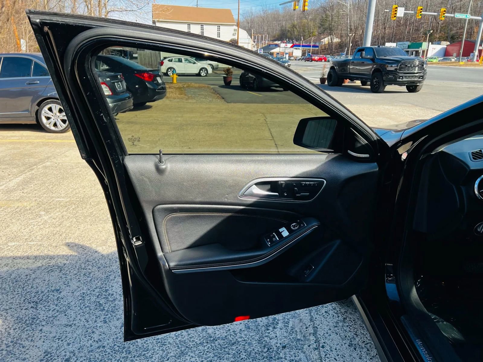 Used 2015 Mercedes-Benz GLA 250 GLA 250 Sport Utility 4D w/ Premium Package image 24