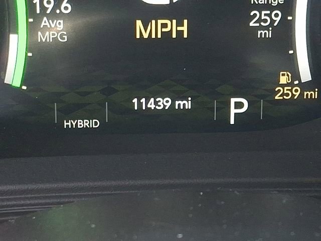 Used 2025 Jeep Wrangler Unlimited Sahara w/ Safety Group image 19