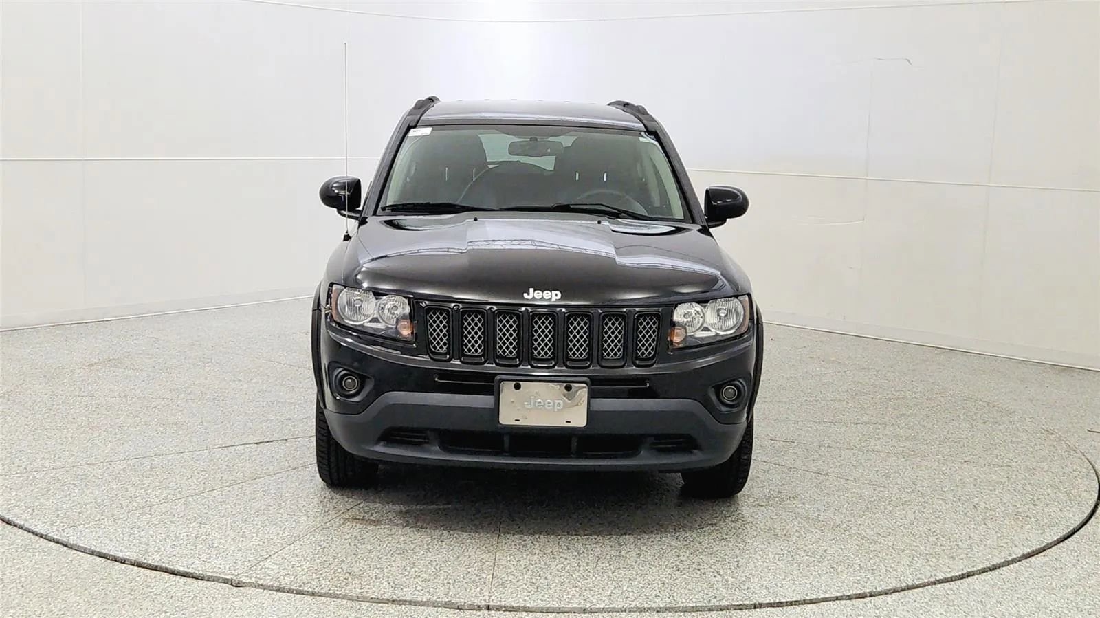 Used 2017 Jeep Compass Latitude image 2