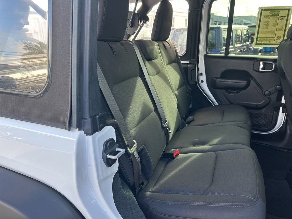 Used 2022 Jeep Wrangler Unlimited Sport image 27
