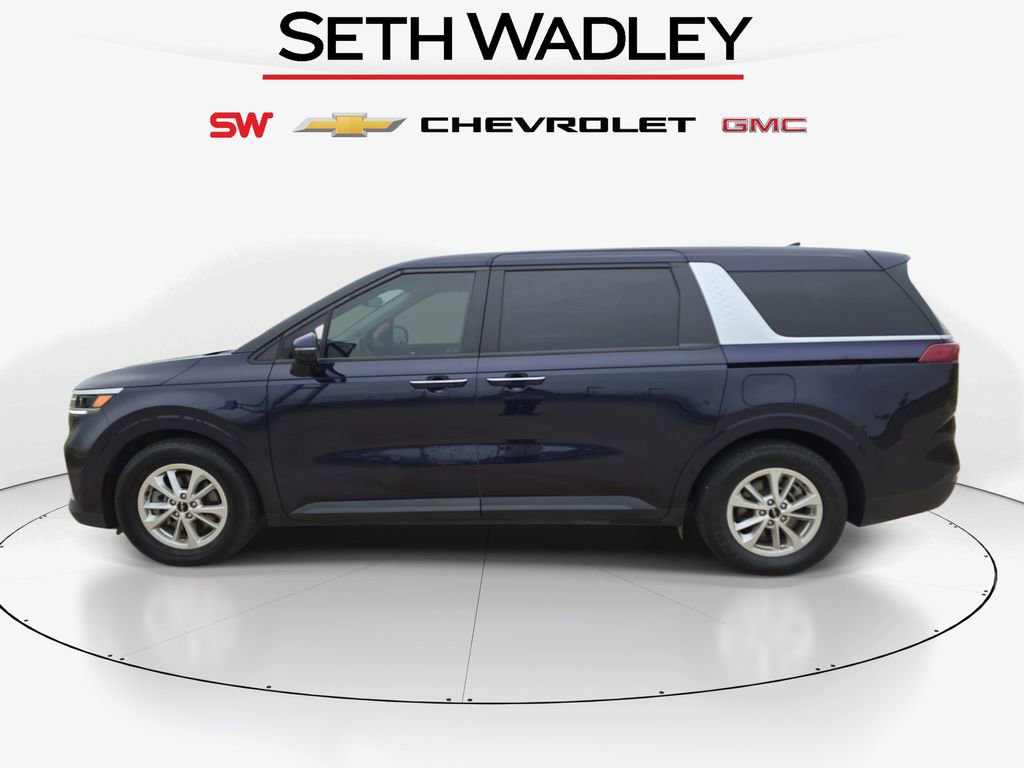 Used 2024 Kia Carnival LX FWD image 4