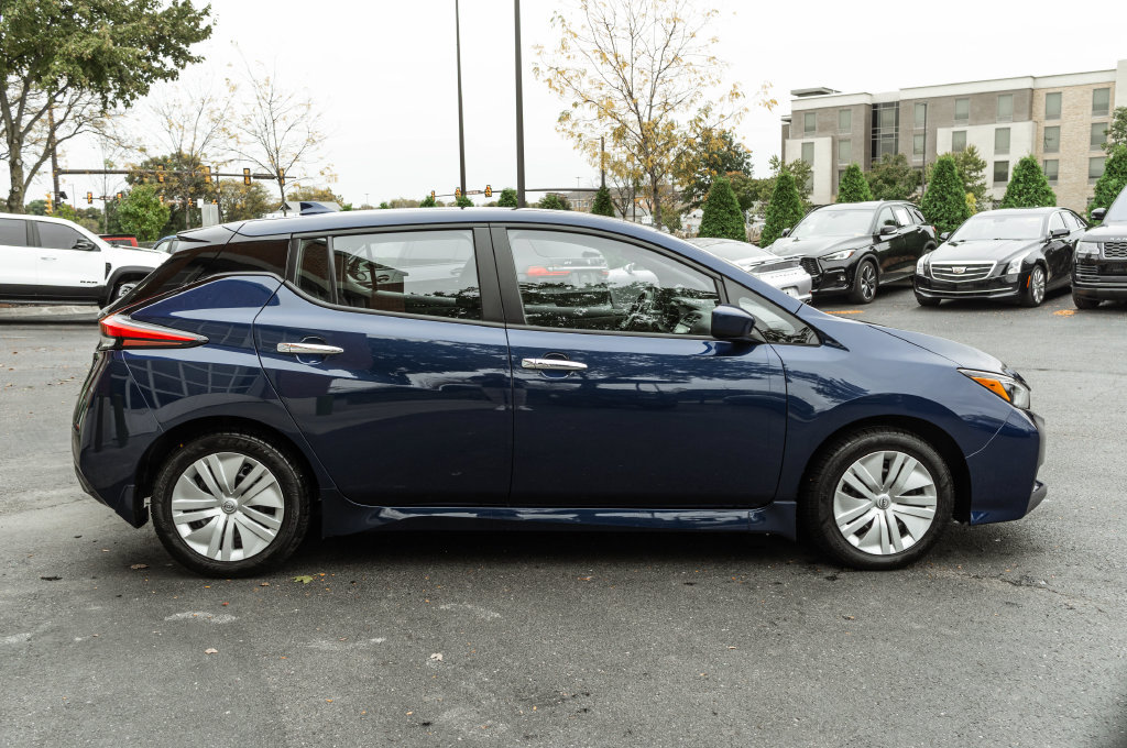 Used 2025 Nissan Leaf S FWD image 3