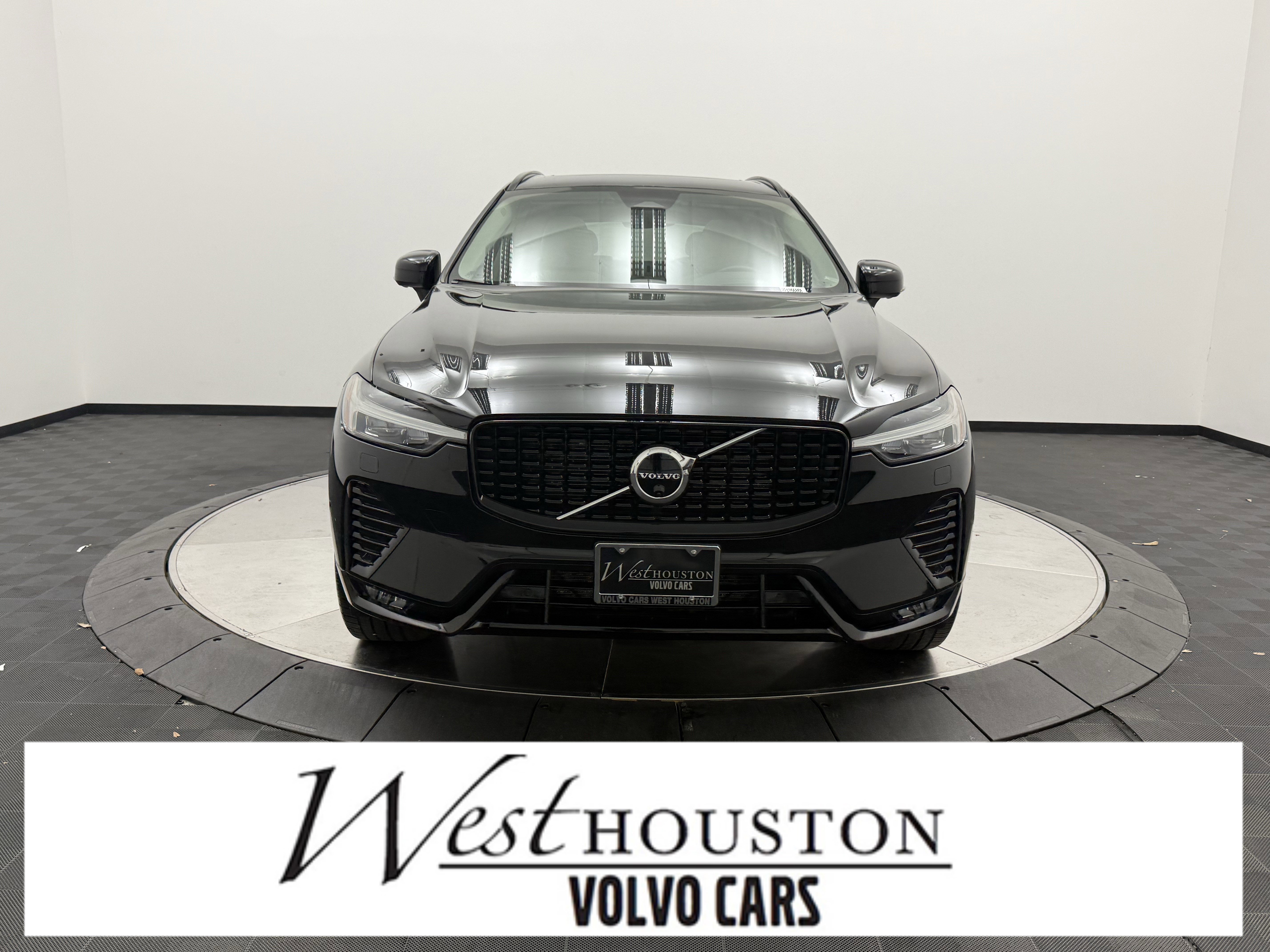 Certified 2023 Volvo XC60 B6 Ultimate w/ Protection Package Premier AWD/4WD image 1