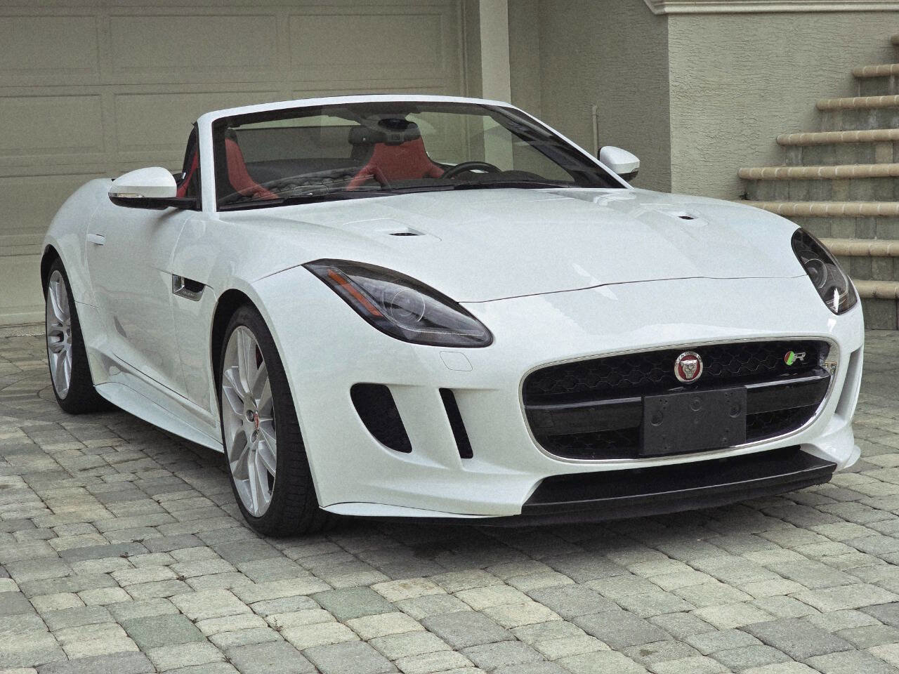 Used 2016 Jaguar F-TYPE R image 26