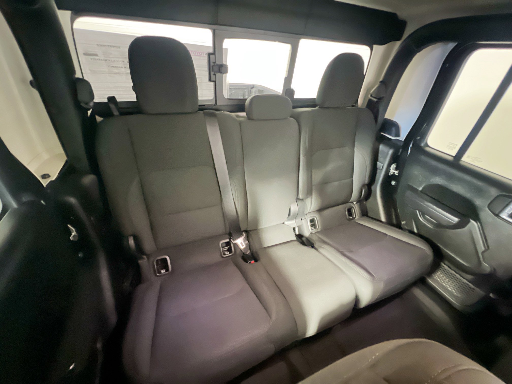 Used 2022 Jeep Gladiator Willys image 33