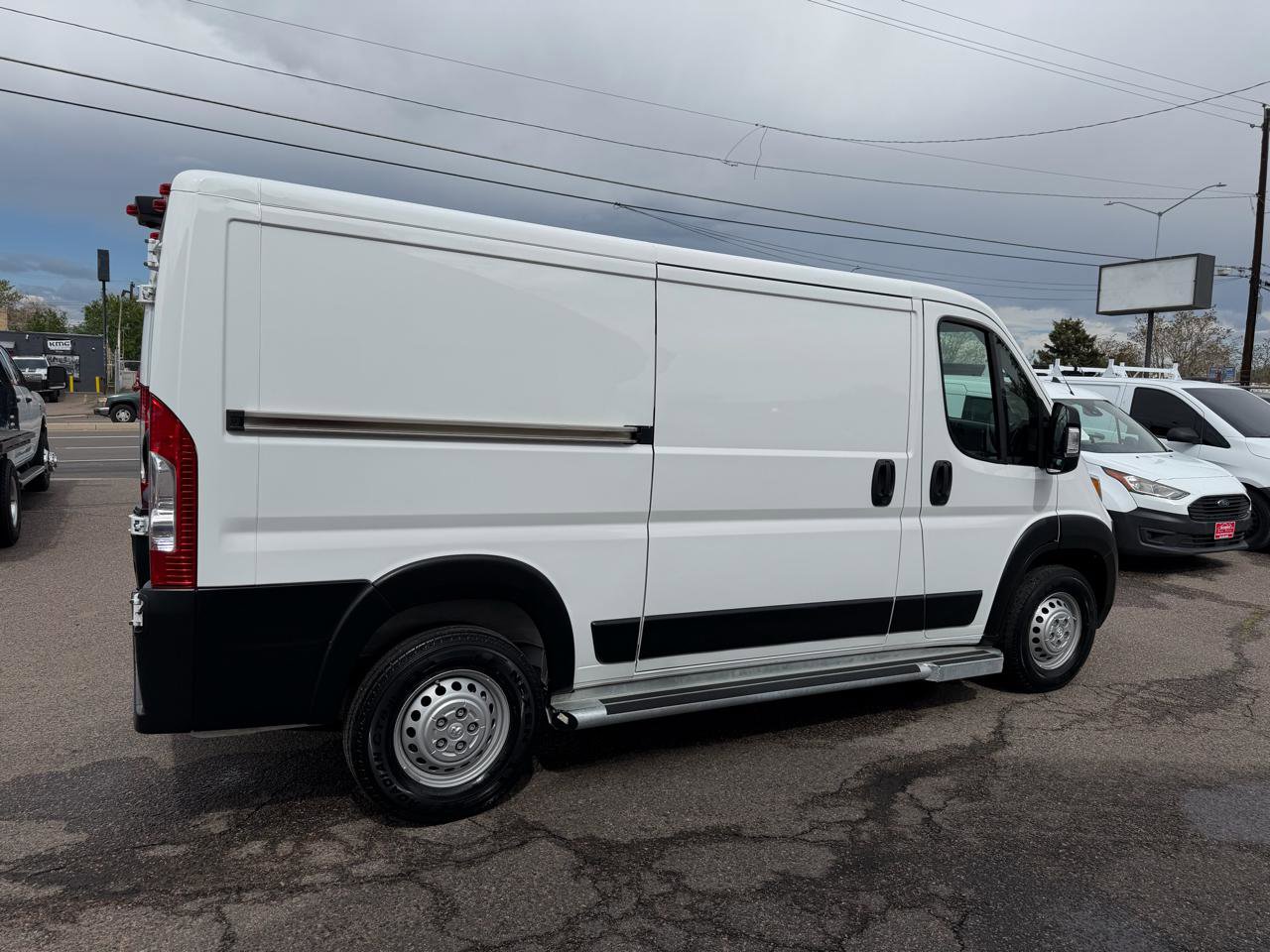 Used 2025 RAM ProMaster 2500 w/ U-Haul Equipment Group FWD image 10