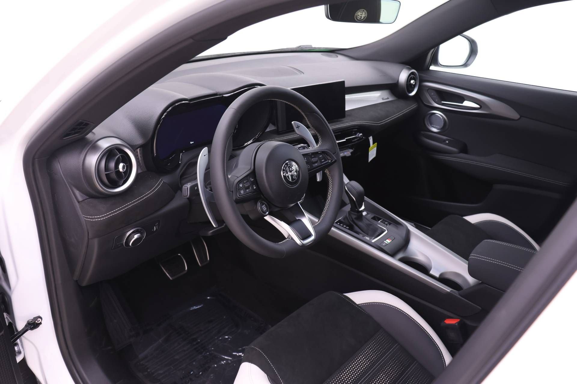 New 2026 Alfa Romeo Tonale w/ Active Assist Package AWD/4WD image 6