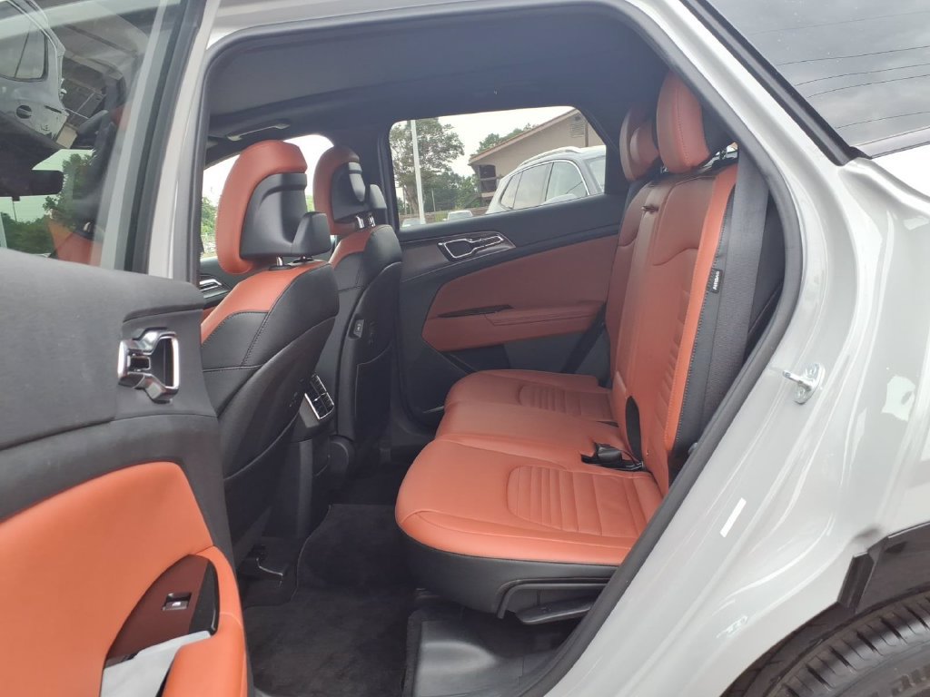 Used 2024 Kia Sportage SX FWD image 21