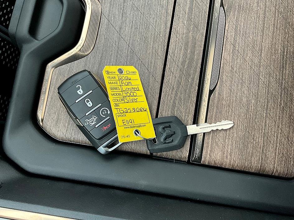 New 2026 RAM 3500 Longhorn image 40