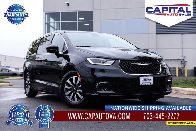 Used 2022 Chrysler Pacifica Touring-L w/ Uconnect Theater Family Group FWD image 1
