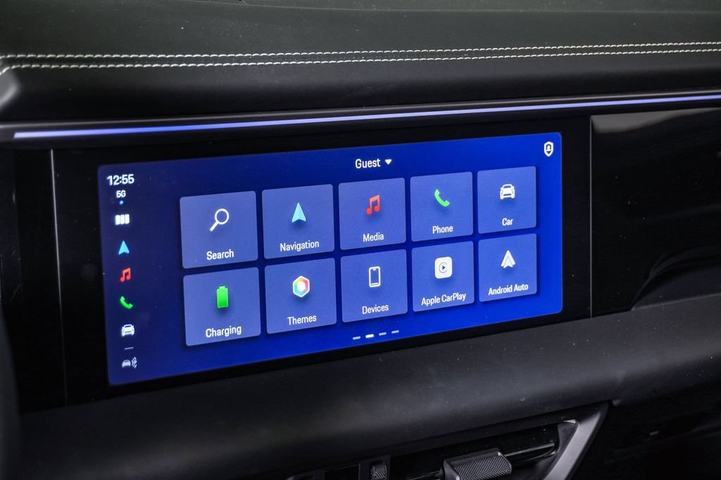 Certified 2025 Porsche Macan 4S Electric AWD/4WD image 22