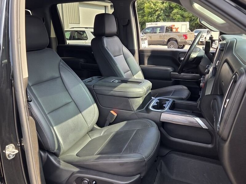 Used 2021 Chevrolet Silverado 2500 LTZ w/ LTZ Plus Package AWD/4WD image 18