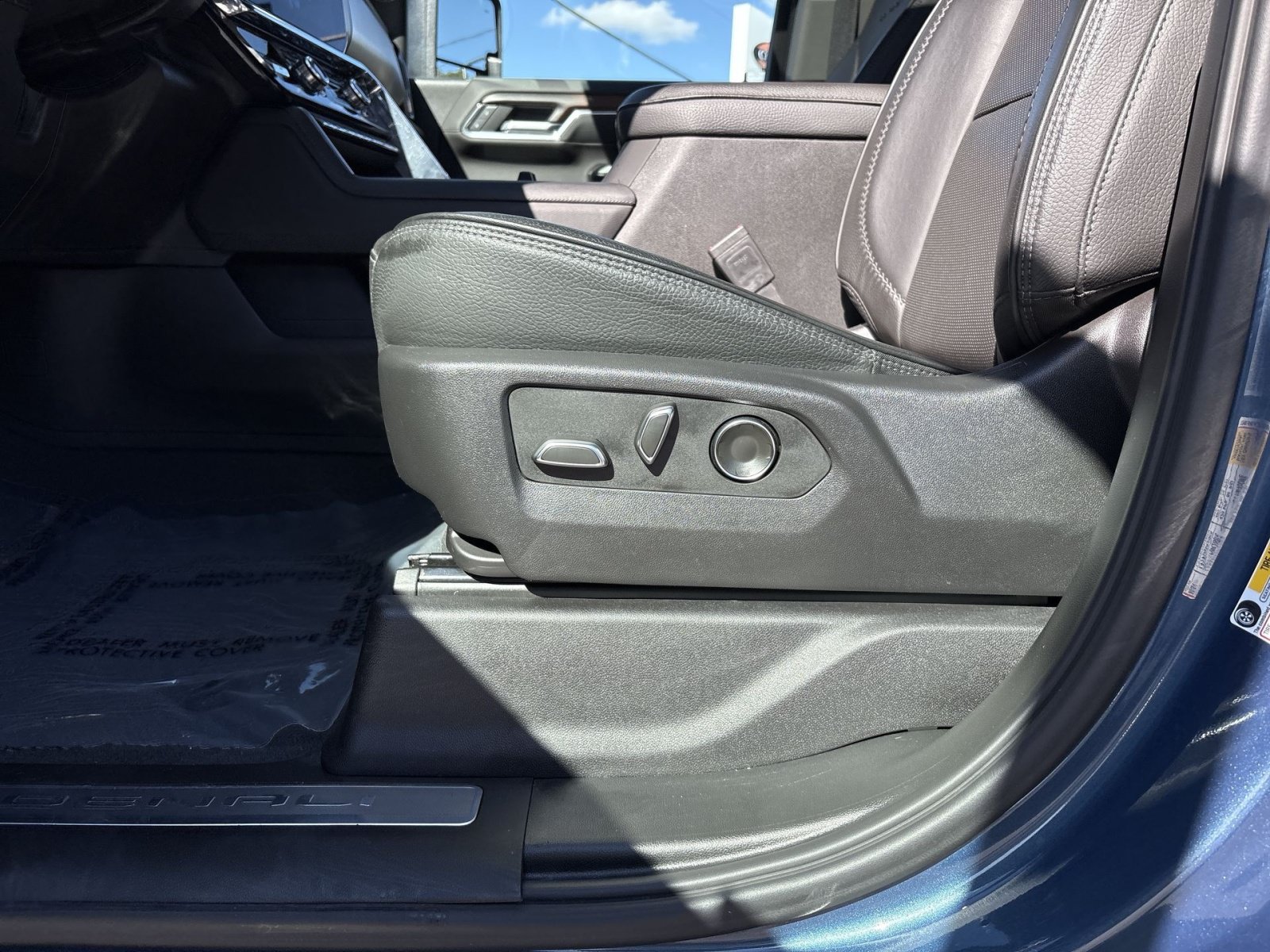 Used 2024 GMC Sierra 2500 Denali w/ Denali Reserve Package AWD/4WD image 14