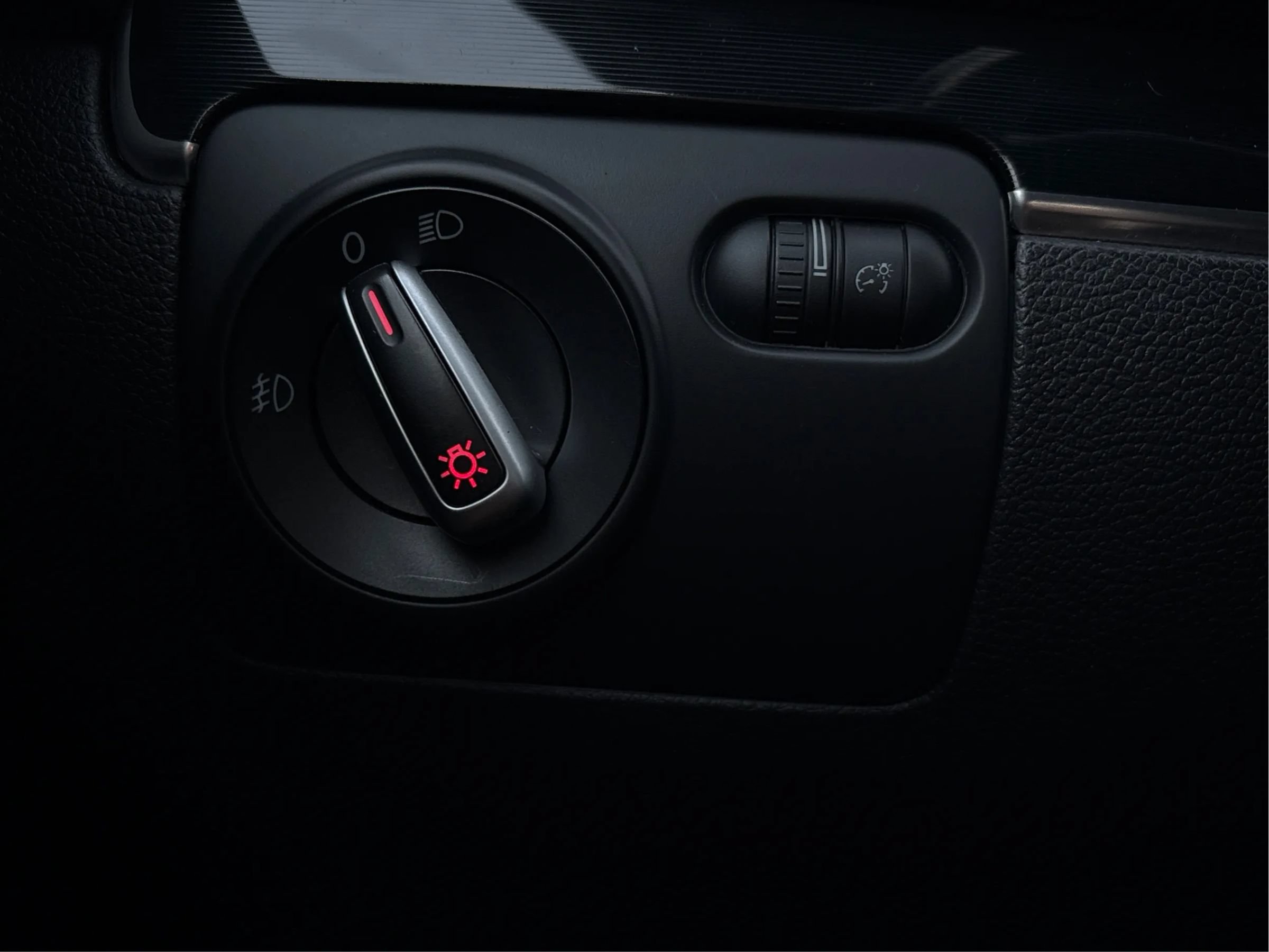 Used 2012 Volkswagen GTI 2-Door FWD image 42