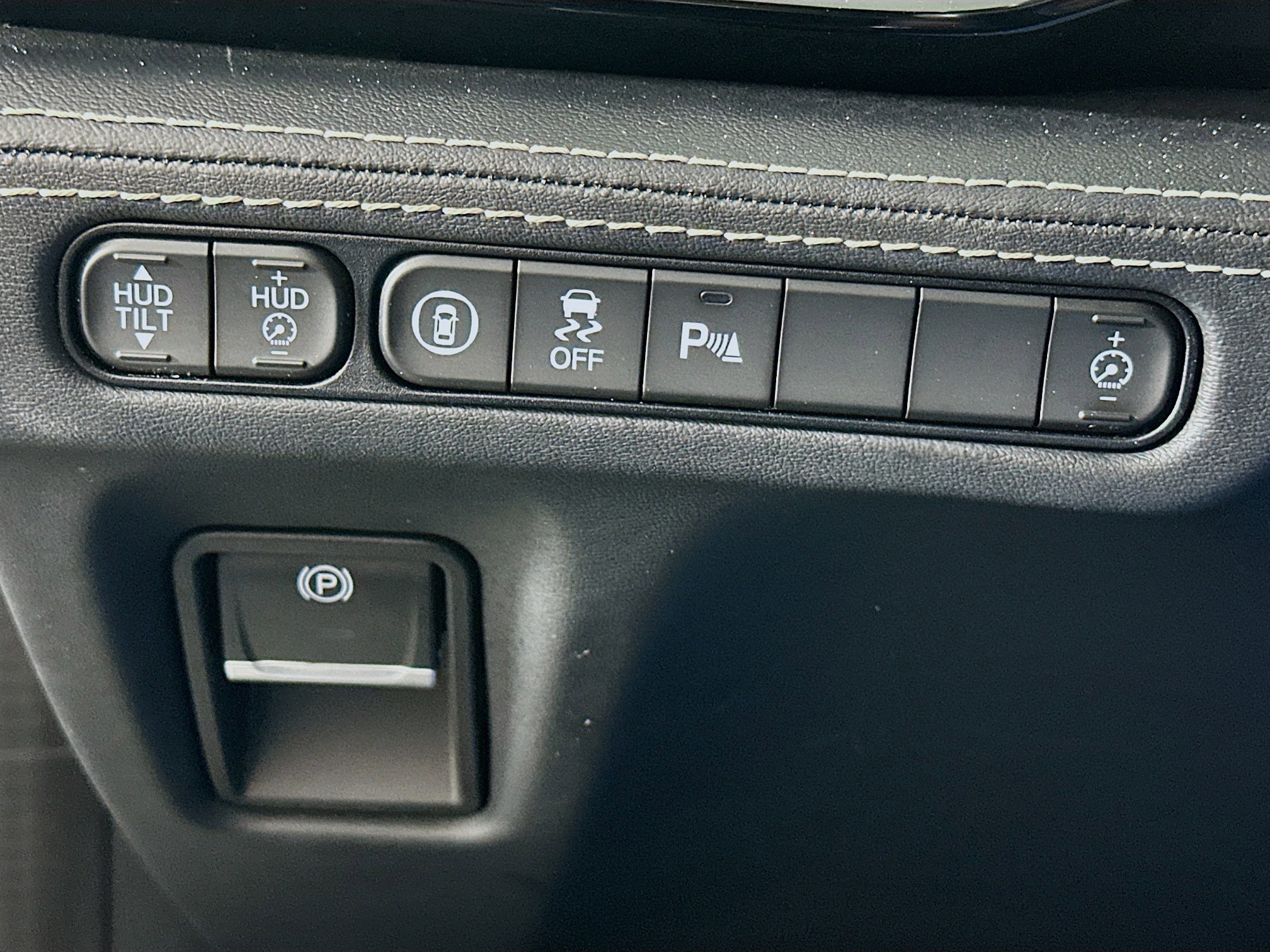 Used 2023 Acura MDX SH-AWD w/ Advance Package image 16