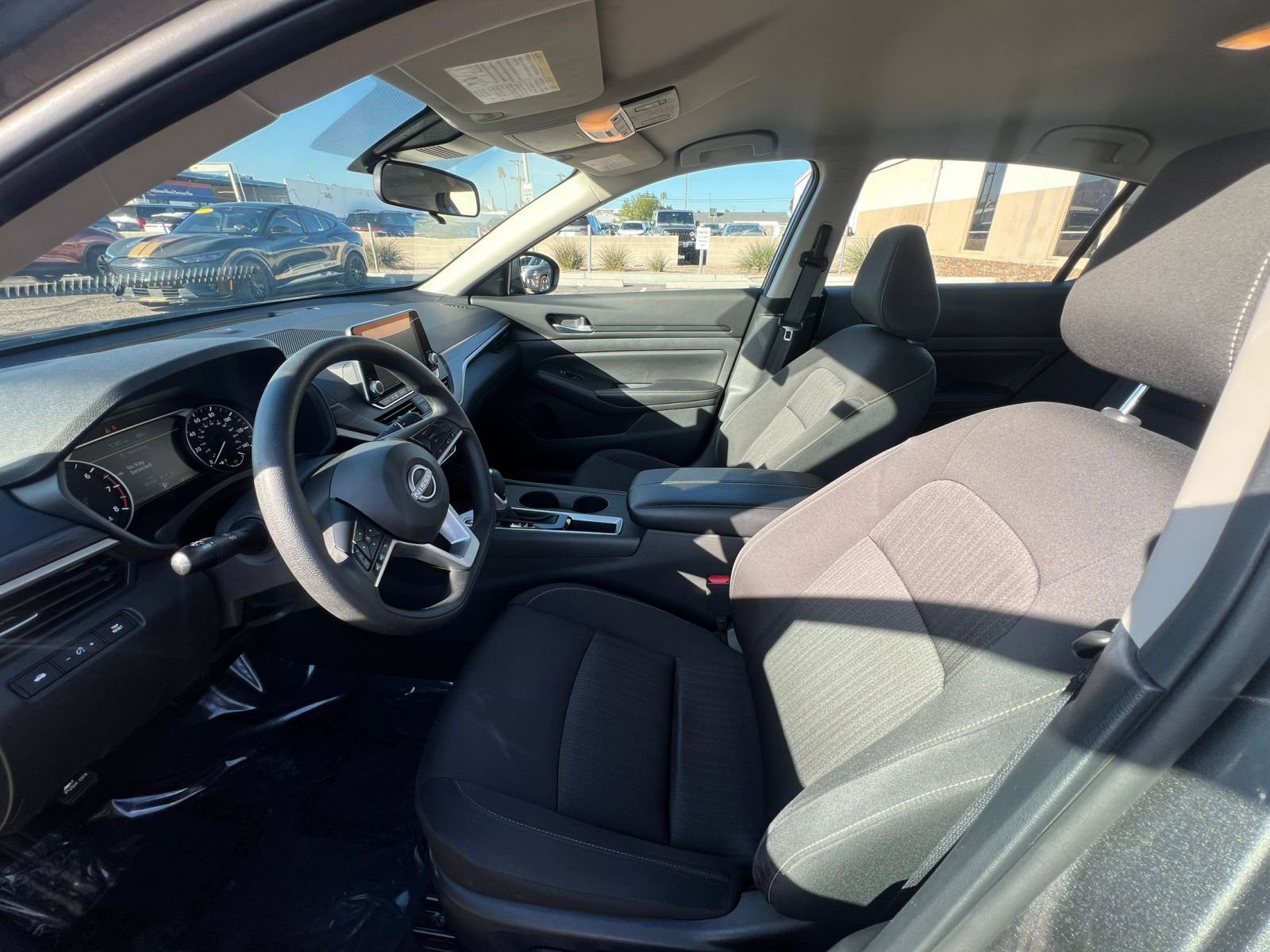 Used 2025 Nissan Altima 2.5 SV image 27