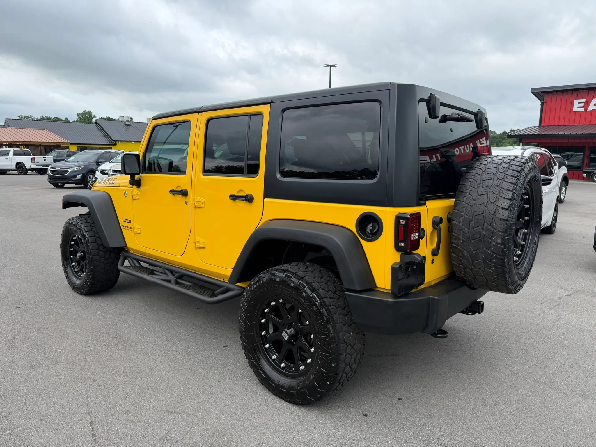 Used 2015 Jeep Wrangler Unlimited Sport w/ Quick Order Package 24S AWD/4WD image 3