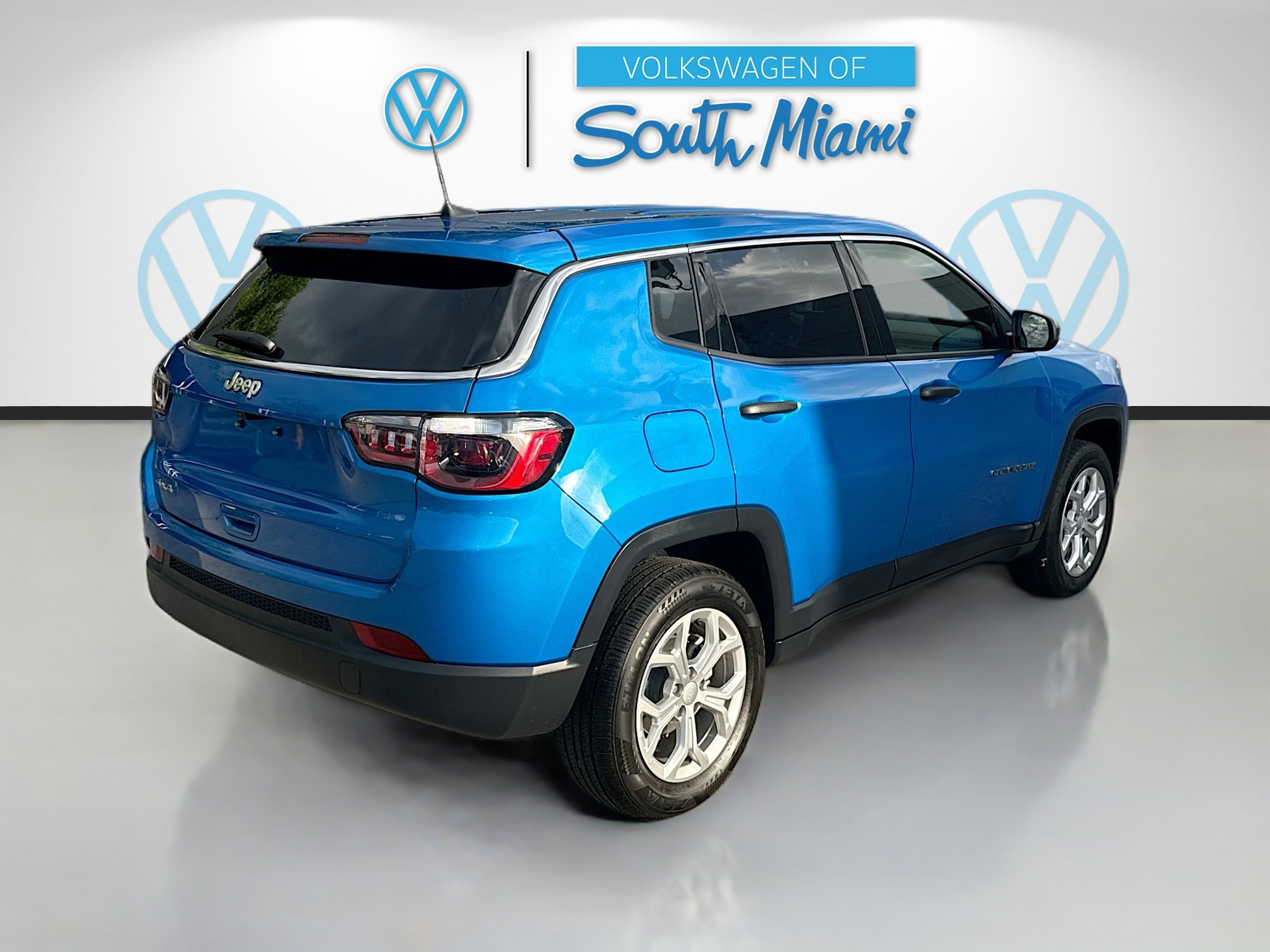 Used 2024 Jeep Compass Sport AWD/4WD image 7