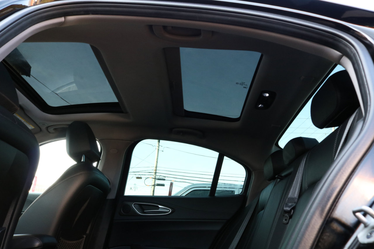 Used 2021 Alfa Romeo Giulia Ti w/ Nero Edizione image 41