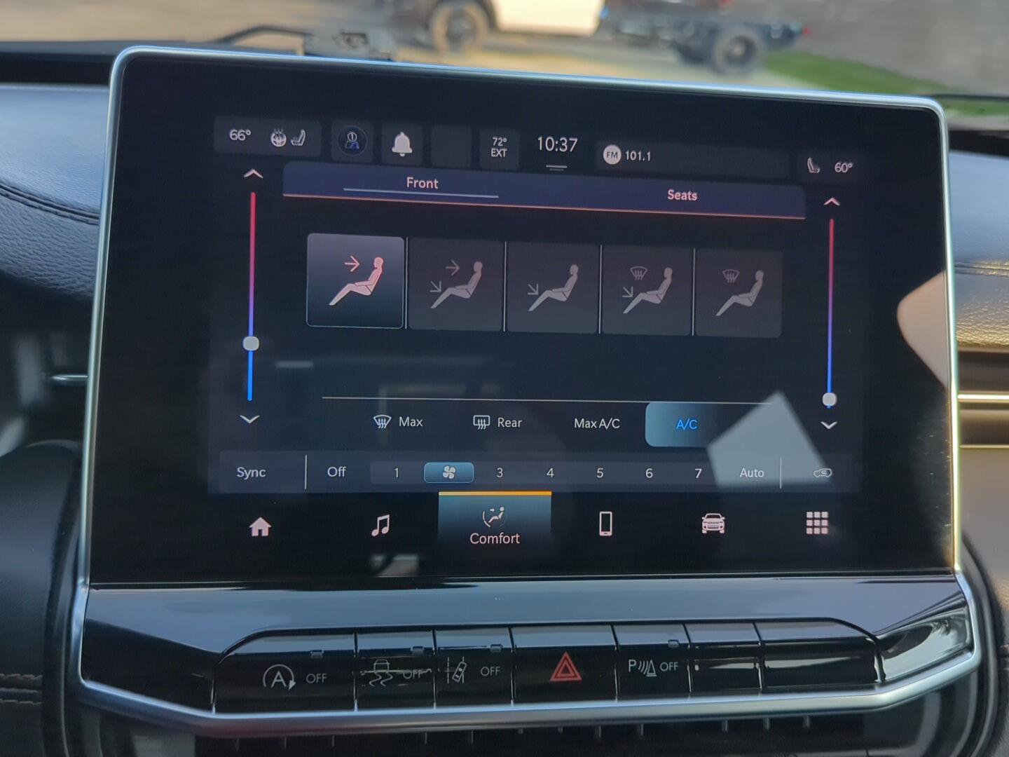 Used 2023 Jeep Compass Limited image 21