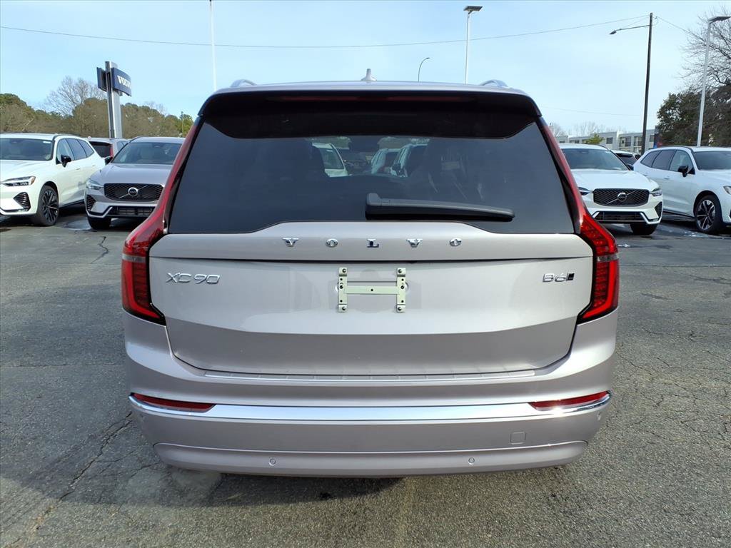 New 2026 Volvo XC90 B6 Plus w/ Protection Package Premier AWD/4WD image 4