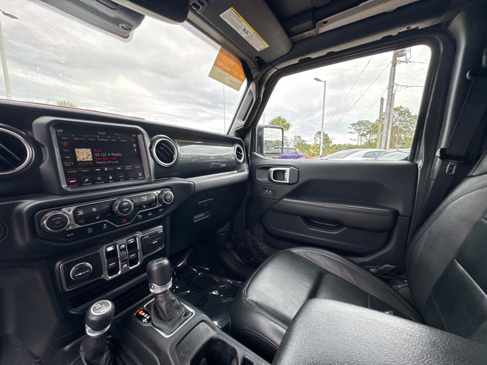 Used 2022 Jeep Wrangler Unlimited Sahara AWD/4WD image 28
