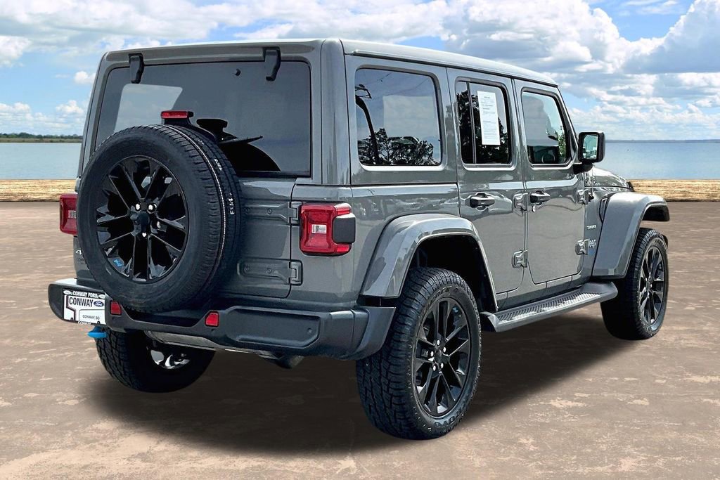 Used 2022 Jeep Wrangler Unlimited Sahara w/ Cold Weather Group image 8