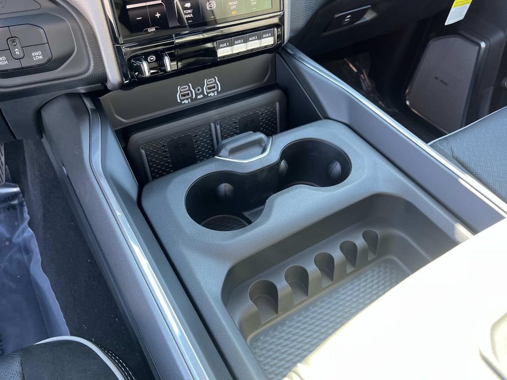 New 2026 RAM 2500 Laramie AWD/4WD image 27