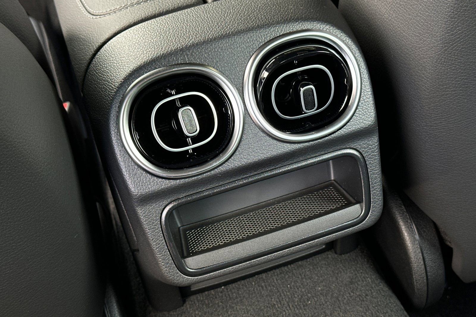 New 2025 Mercedes-Benz C 300 Sedan image 25