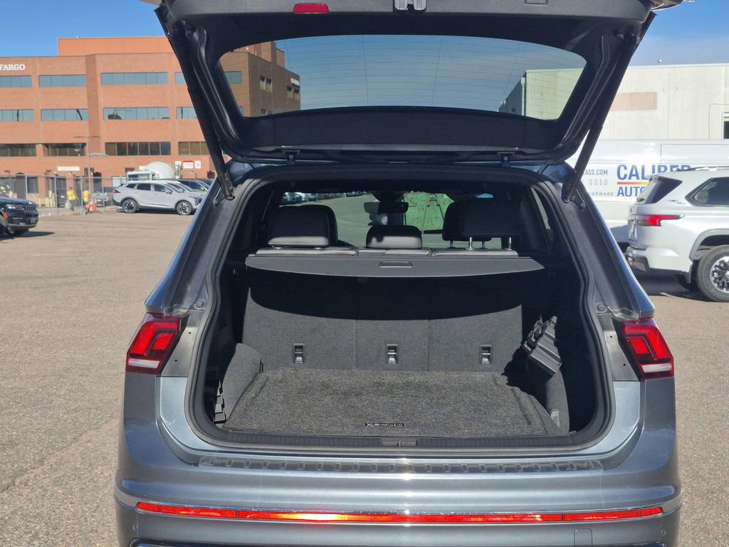 Used 2022 Volkswagen Tiguan SEL R-Line image 15