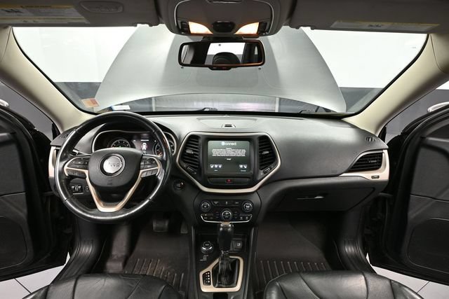 Used 2015 Jeep Cherokee Limited w/ Luxury Group AWD/4WD image 26