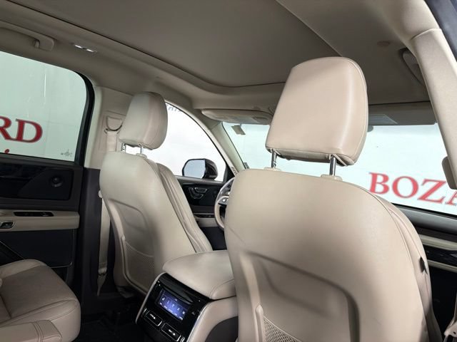 Used 2022 Lincoln Aviator Grand Touring w/ Equipment Group 301A AWD/4WD image 19