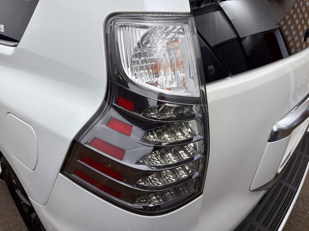 Used 2020 Lexus GX 460 Premium w/ Premium Package AWD/4WD image 25