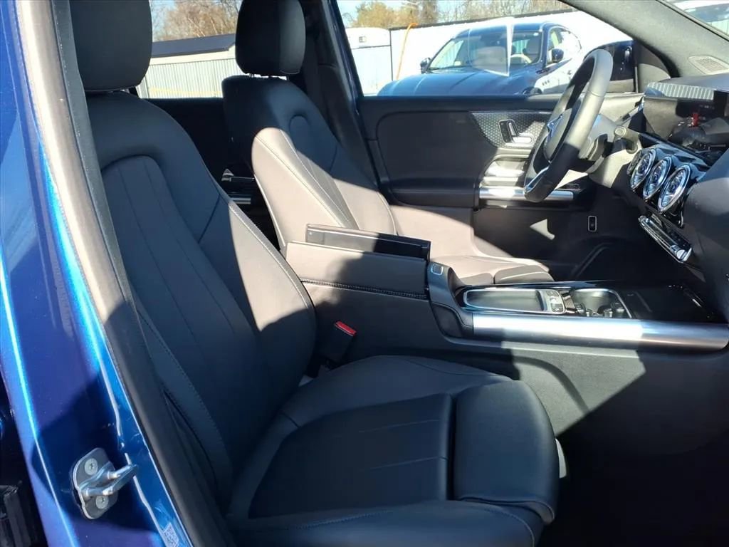 Used 2025 Mercedes-Benz GLA 250 image 13